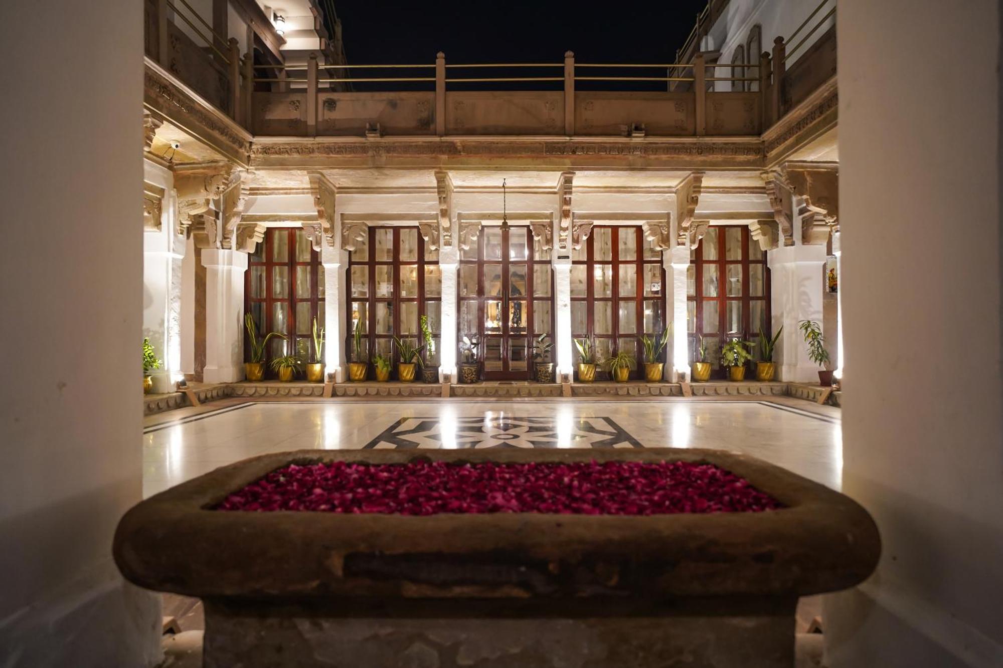 Guleria Kothi At Ganges Hotel Varanasi Luaran gambar