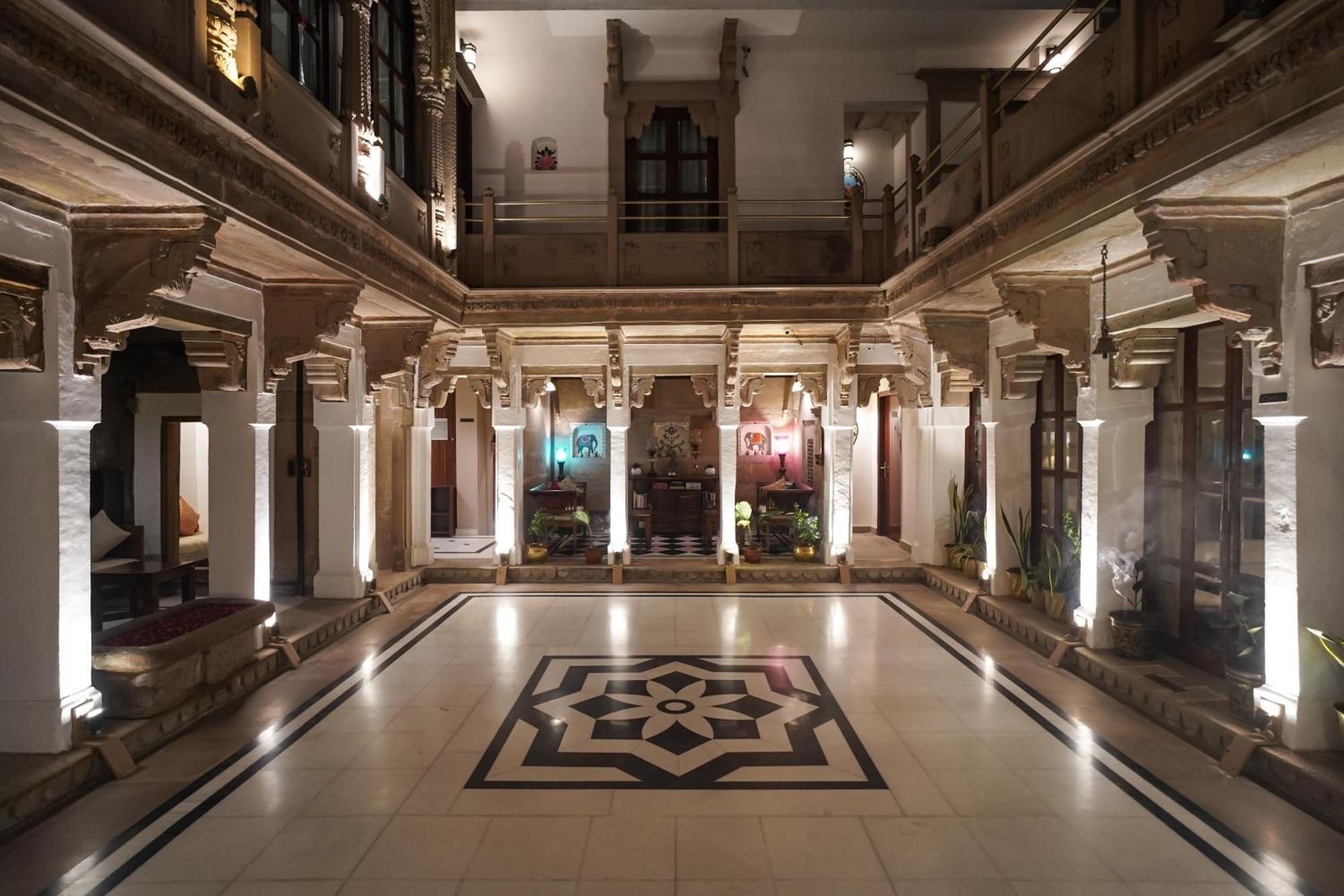 Guleria Kothi At Ganges Hotel Varanasi Luaran gambar