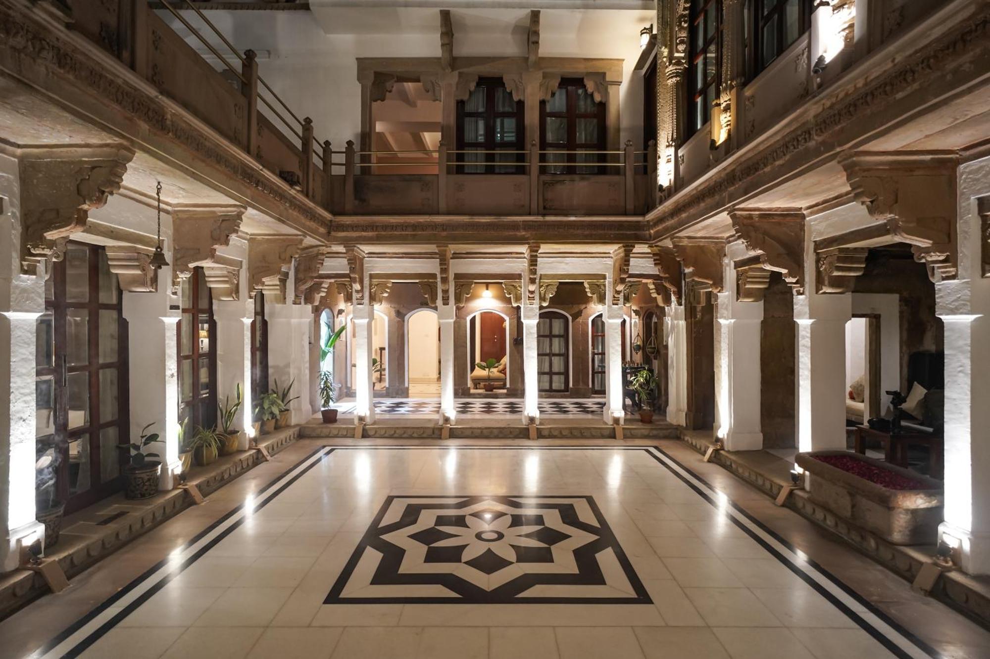 Guleria Kothi At Ganges Hotel Varanasi Luaran gambar